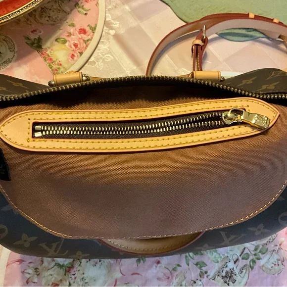 Brown Monogram Satchel, size 25 with natural Vacchetta leather. - Picture 13 of 14